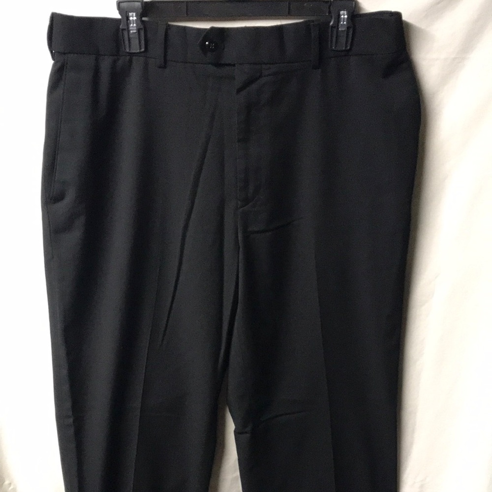 Men's Stafford Year Round Classic Fit Black Dress Pants 36x32